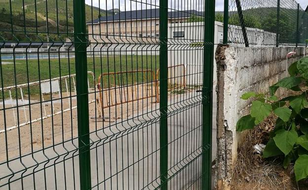 Imagen del estado actual de las piscinas de Puente de Domingo Flórez.