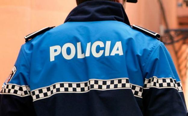 Los agentes detuvieron al presunto autor de los hechos./