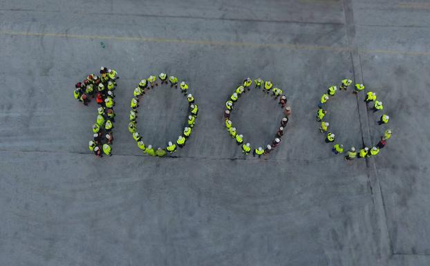 Los trabajadores de Cosmos, durante la celebración de la efeméride./