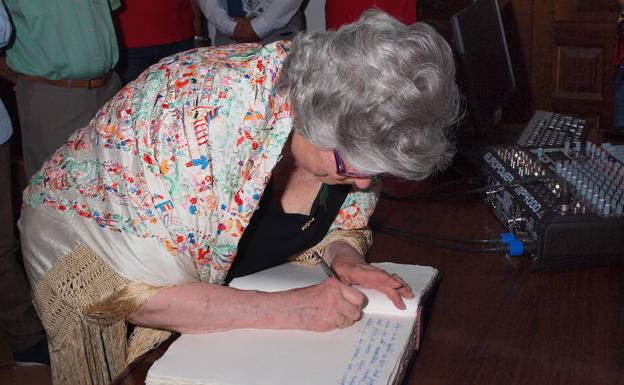Olga Cavero se convierte en la patrona de las fiestas de La Alberca