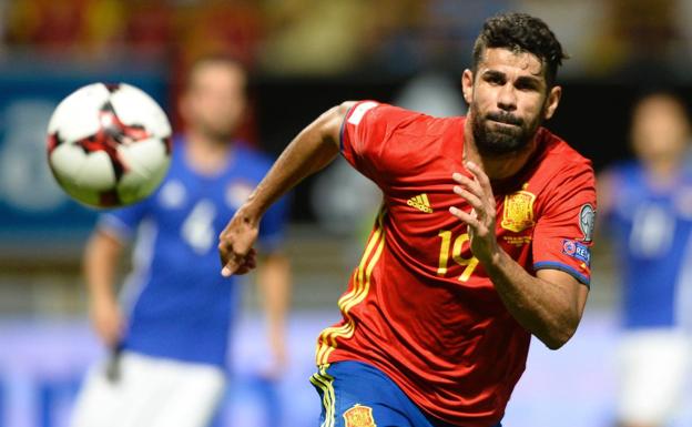 Diego Costa, en un partido con la Selección.
