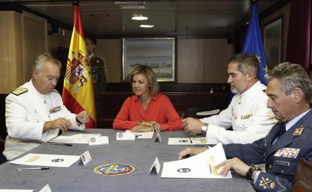 María Dolores de Cospedal, durante la ceremonia en la que España ha asumido el mando de la Operación Sophia./Efe