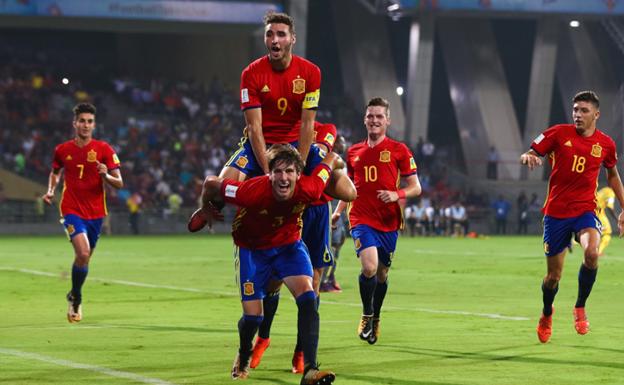 Los jugadores de España celebran uno de los goles./RFEF