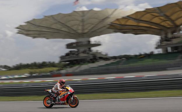 Marc Márquez, en el circuito de Sepang. /Efe