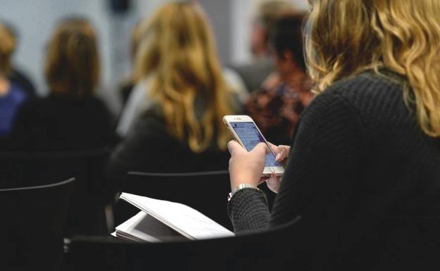 Dos grandes problemas que puedes tener si utilizas demasiado el teléfono móvil