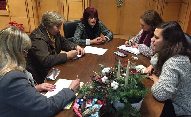 Reunión del Ayuntamiento con Las Águedas./César