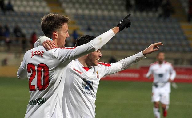 Señé celebra un gol./Peio García