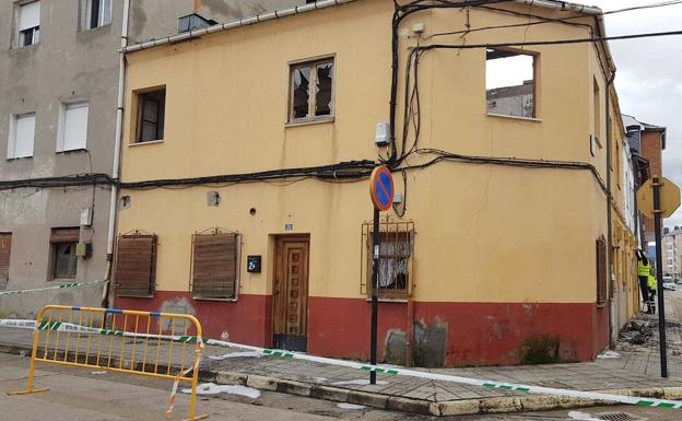 Imagen de las viviendas destrozadas por el incendio./Manuel Jaime @nugallao