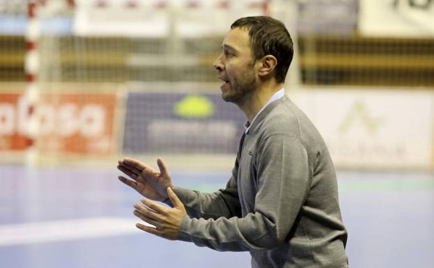 Diego Dorado, durante el partido en Huesca./Rafael Gobantes / Heraldo de Aragón