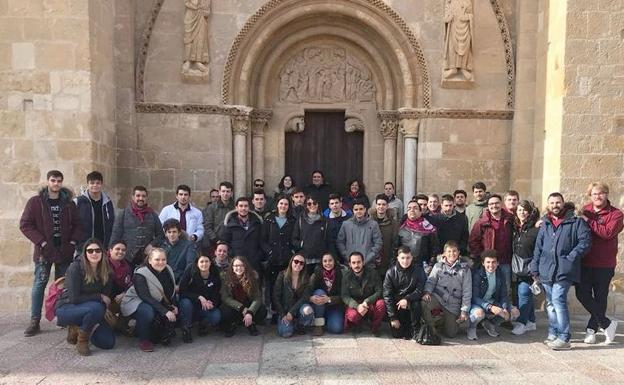 Imagen de los participantes en el encuentro./
