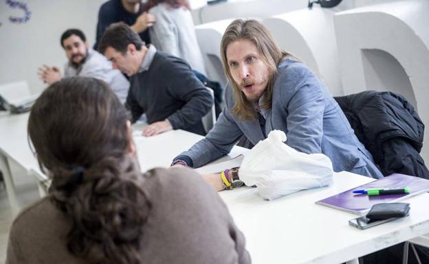 El secretario general de Podemos Castilla y León, Pablo Fernández, participa en el encuentro estatal para estudiar la propuesta del nuevo sistema de financiación autonómica. /leonoticias