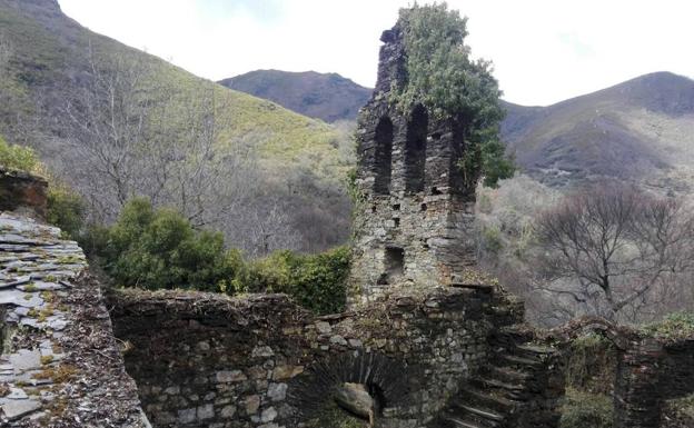 Iglesia San Adrián de Valdueza./