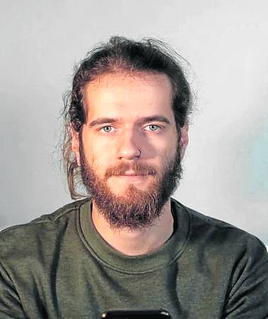 «El requisito era vivir en el Reino Unido antes de 2021 y solo irte un máximo de 12 meses por estudios. Ese era mi problema»