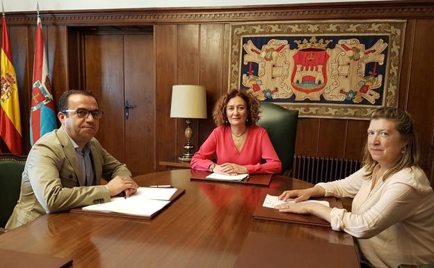 Ponferrada traslada a la Junta las quejas de las Ampas por el catering de línea fría en los comedores escolares