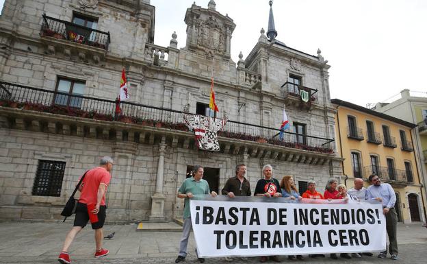 Ponferrada actualizará el plan de ordenación de montes para evitar nuevos incendios en la zona de la Tebaida