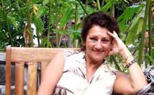 La poeta y rapsoda Carmen Martínez rinde homenaje a Gloria Fuertes en el Museo Arqueológico de Cacabelos