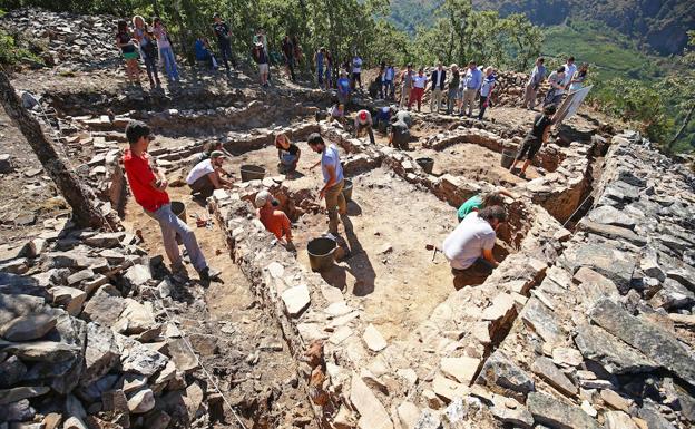 Los restos hallados en el castro de la Peña del Hombre señalan que estuvo habitado en el siglo II a.C.