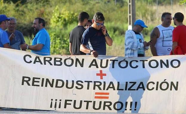 Concluye la movilización de los trabajadores de Astur Leonesa frente a la térmica de Compostilla