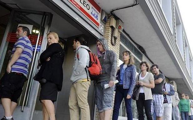 El paro sube en 46.400 personas en agosto con el fin del verano