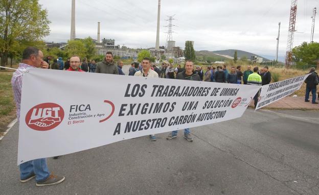 Los ultimos mineros salen a la calle para exigir la compra de carbón nacional y un empleo estable
