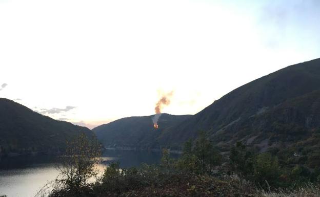 El PSOE de Palacios insta a investigar y perseguir «hasta las últimas consecuencias» a los incendiarios