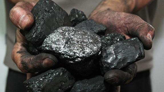 IU y el PCE del Bierzo insisten en reclamar la nacionalización del sector eléctrico para «garantizar el futuro» de la minería