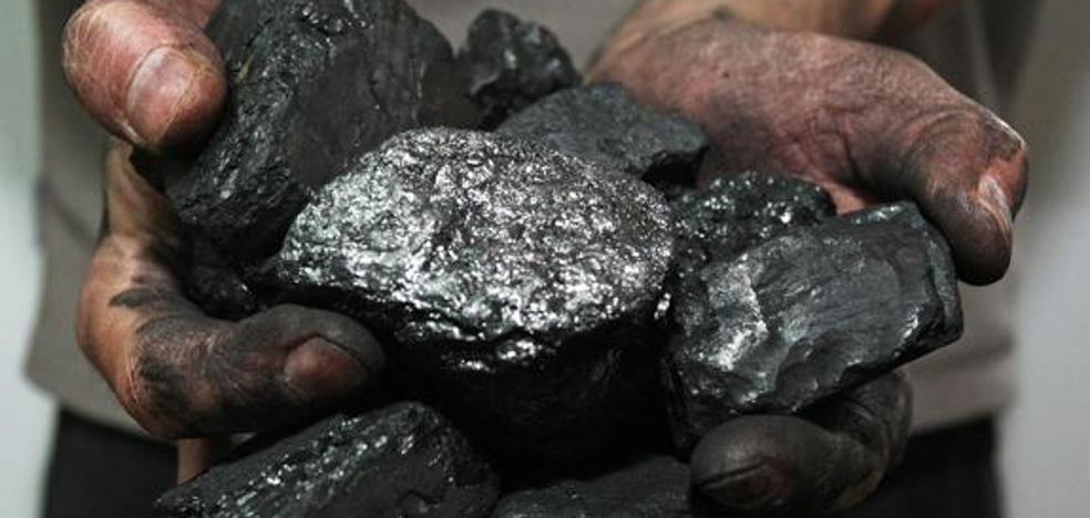 IU y el PCE del Bierzo insisten en reclamar la nacionalización del sector eléctrico para «garantizar el futuro» de la minería