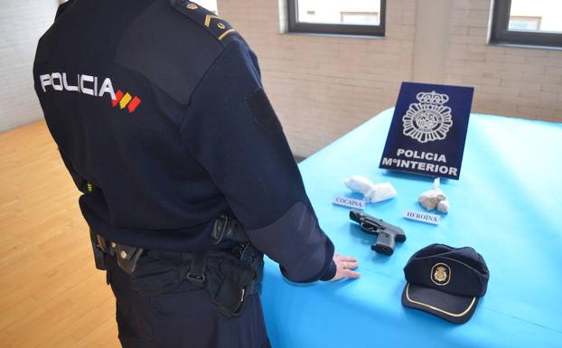 La Policía detiene a un presunto traficante de heroína y cocaína y desmantela un punto negro de venta en Ponferrada