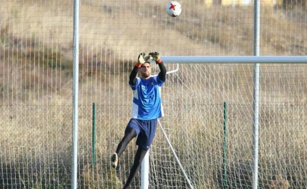 El portero blanquiazul Héctor Martínez, cedido al Club Silva