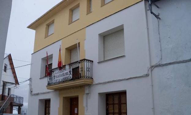 Dos concejales protagonizan una pelea tras la celebración de un pleno en Palacios del Sil