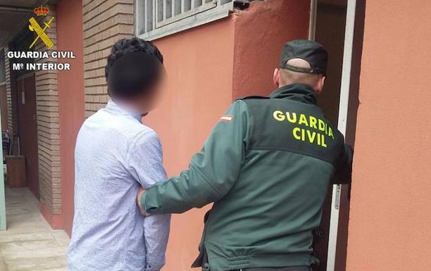 Detenido en Fabero un joven acusado de distribuir hachís y marihuana junto al IES Beatriz Ossorio