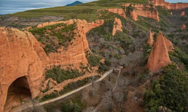 La Fundación deja en manos de los alcaldes la solución a la movilidad en Las Médulas