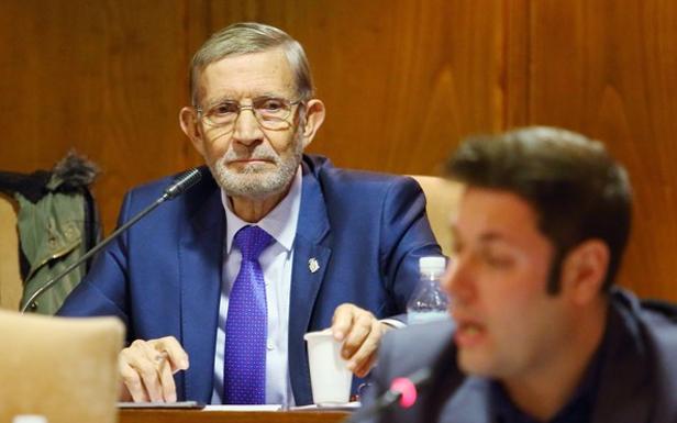 Ponferrada recupera la gestión de las piscinas en una sesión que acaba con la expulsión de Carballo