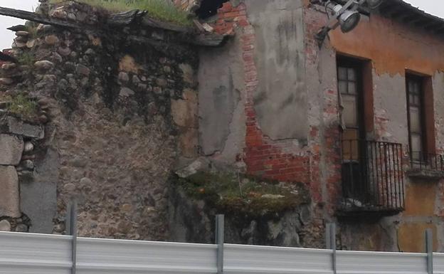 El PRB exige al Ayuntamiento una solución para las casas en ruinas de la calle Gil y Carrasco