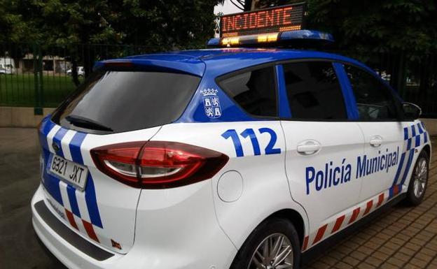 Heridos cuatro jóvenes en un accidente en la carretera de acceso a Toral de Merayo