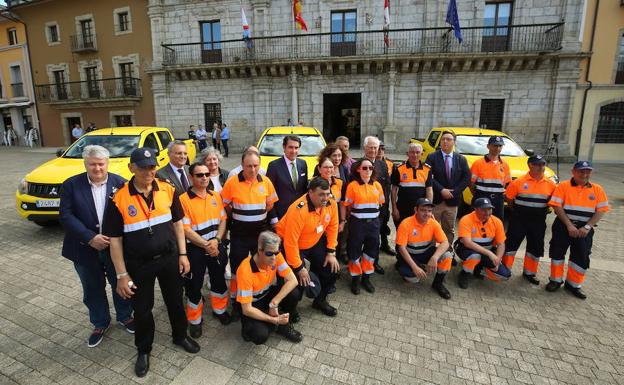 La Junta cede tres vehículos de Protección Civil a las Agrupaciones de Ponferrada, Castropodame y Villafranca