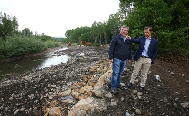 Confederación Miño-Sil invierte 70.000 euros en las labores de protección del monasterio de Carracedo