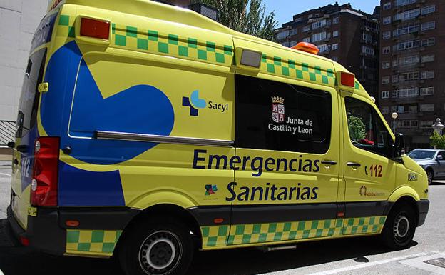 Dos mujeres heridas en la salida de vía de un turismo en la N-VI en Corullón