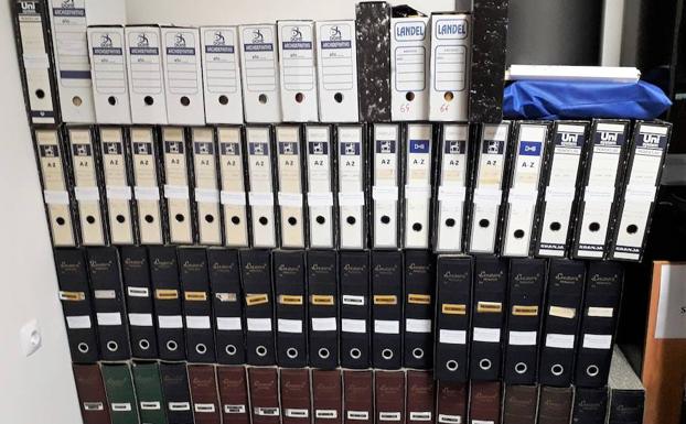 La ULE recibe el archivo de las antiguas 'Escuelas de Magisterio de la Iglesia' de Ponferrada