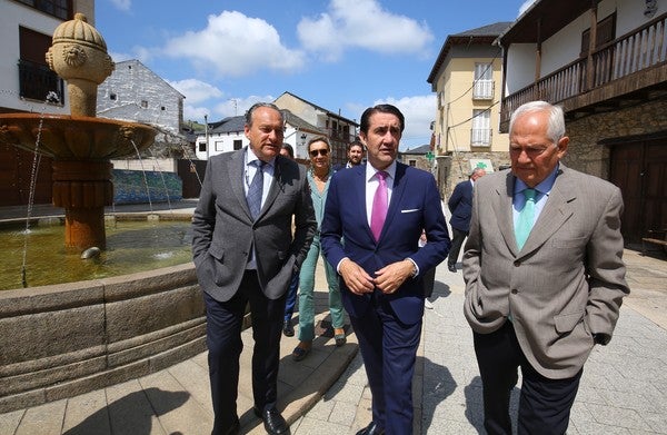 Suárez-Quiñones inaugura en Molinaseca los sensores en farolas y contenedores para la eficiencia de servicios públicos