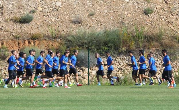 La Ponferradina inicia los entrenamientos bajo la dirección de Jon Pérez Bolo