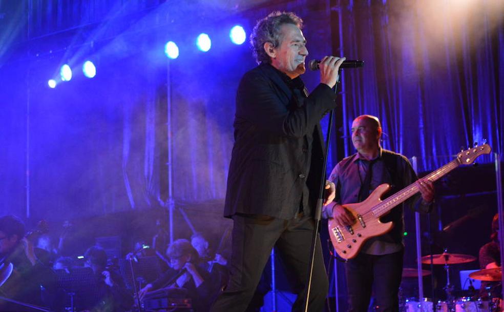 El rock sinfónico de Miguel Ríos conquista Ponferrada
