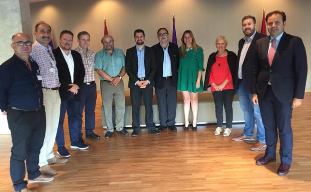 El PSOE acusa a la Junta de olvidar a las comarcas y al sector pizarrero