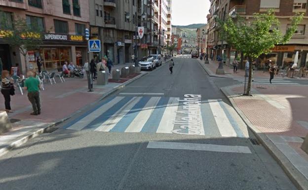 Dos peatones resultan heridos en dos atropellos en las calles Ancha y Sevilla de Ponferrada