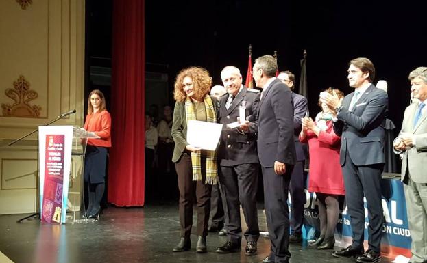 La Junta reconoce la labor de la Policía Municipal de Ponferrada con una medalla de plata