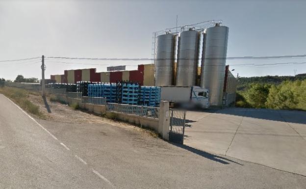 El cierre «sin previo aviso» de la planta de embotellado de agua de Folgoso deja en la calle a 16 trabajadores