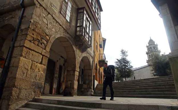 Ponferrada negocia con una fundación el proyecto para rehabilitar la calle Rañadero