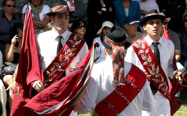 La Junta asegura que la solicitud para reconocer las danzas de Fornela debe contener un «valor añadido»