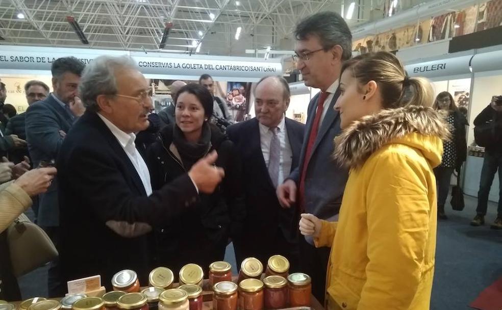 La Feria Agroalimentaria sirve el aperitivo del Botillo de Bembibre