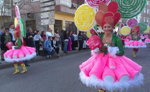 Vega de Espinareda reparte más de 2.000 euros en premios en su Carnaval